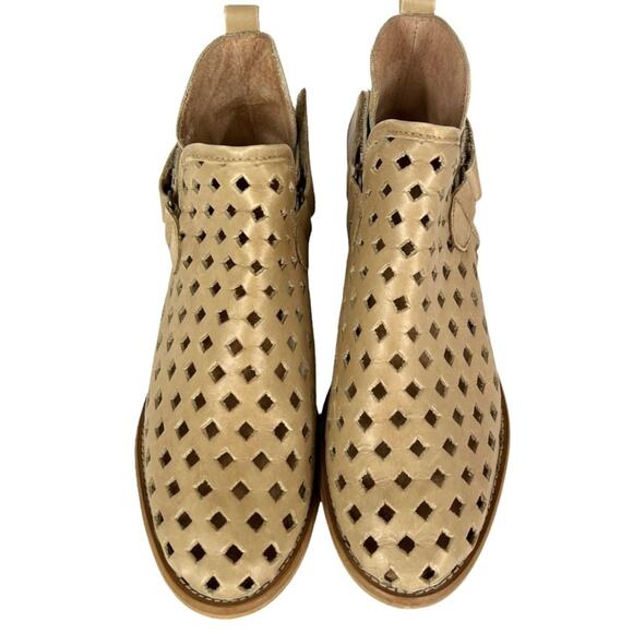 Anthro Musse & Cloud Caila Taupe Cutout Western Flat Ankle Booties Sz 38 / 7.5 - Picture 2 of 10